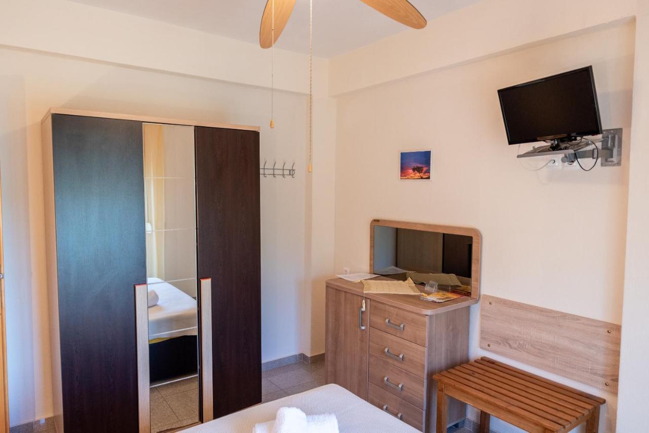 אורמוס פנגיאס Nikos Apartments מראה חיצוני תמונה