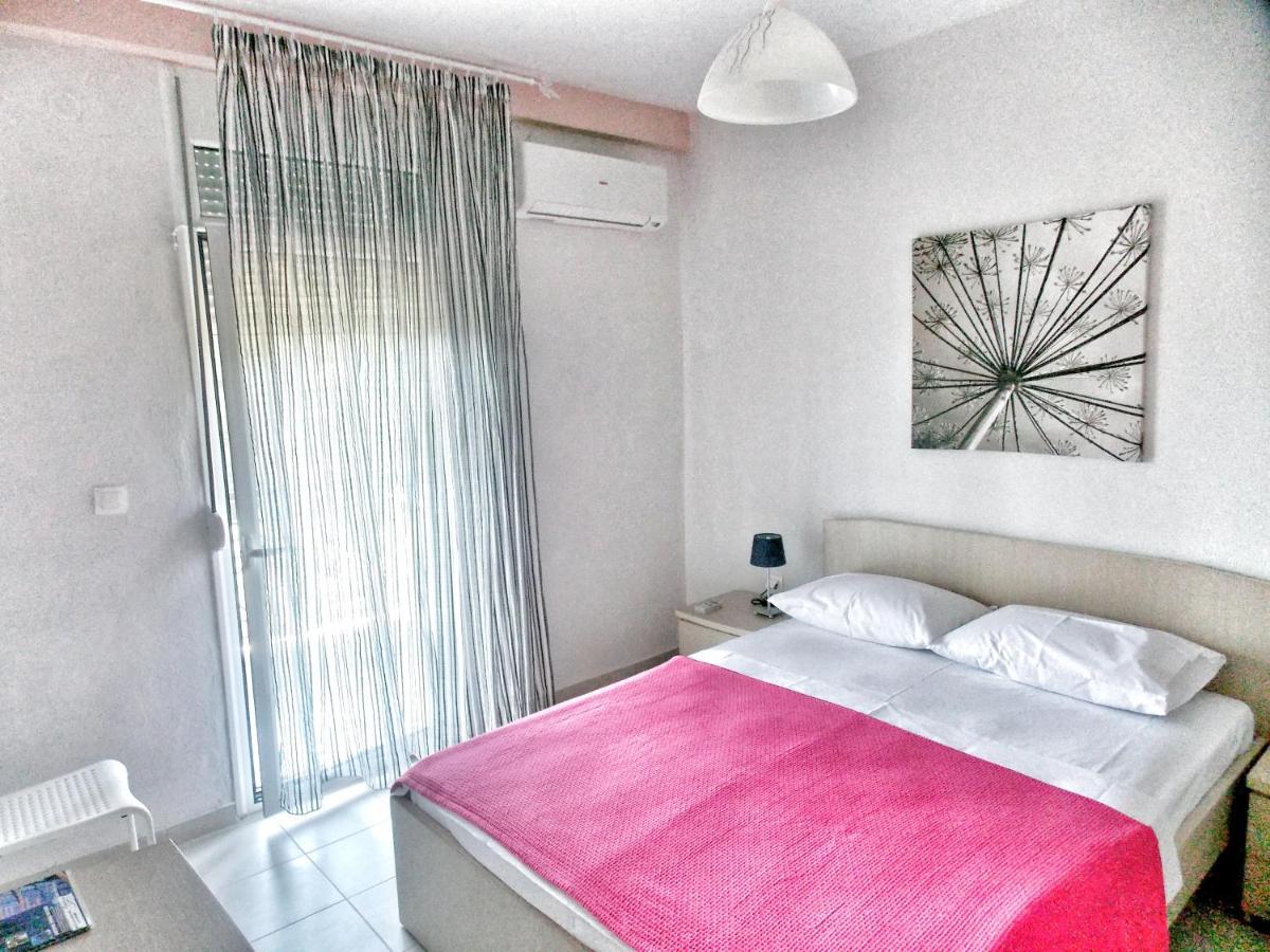 אורמוס פנגיאס Nikos Apartments מראה חיצוני תמונה