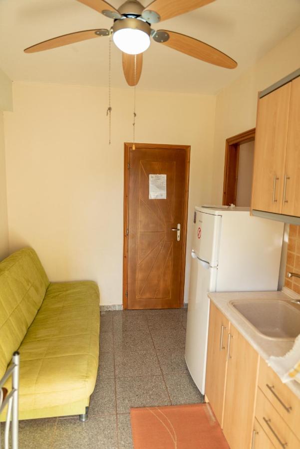 אורמוס פנגיאס Nikos Apartments מראה חיצוני תמונה
