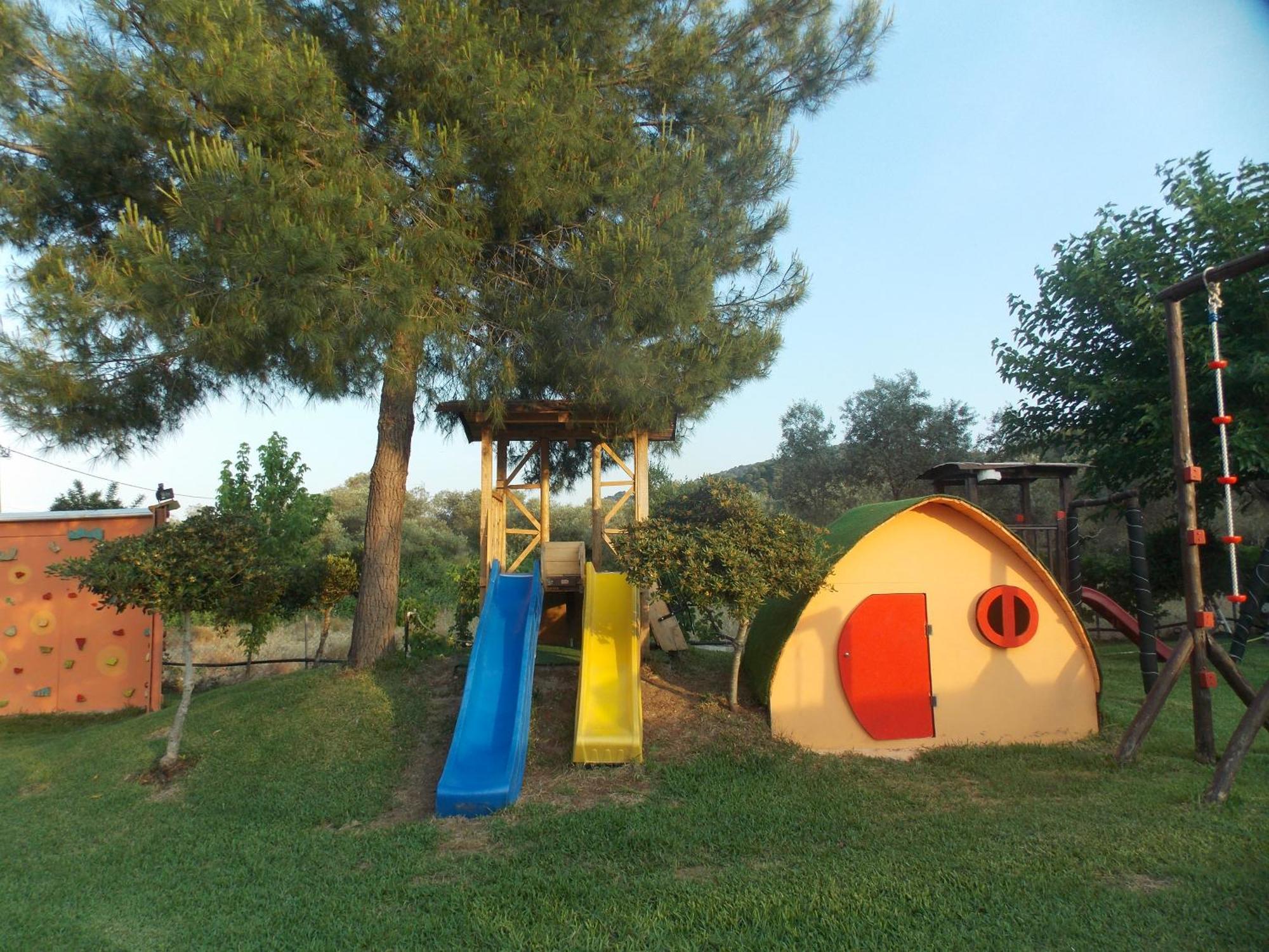 אורמוס פנגיאס Nikos Apartments מראה חיצוני תמונה