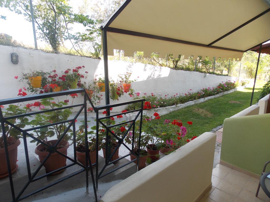 אורמוס פנגיאס Nikos Apartments מראה חיצוני תמונה
