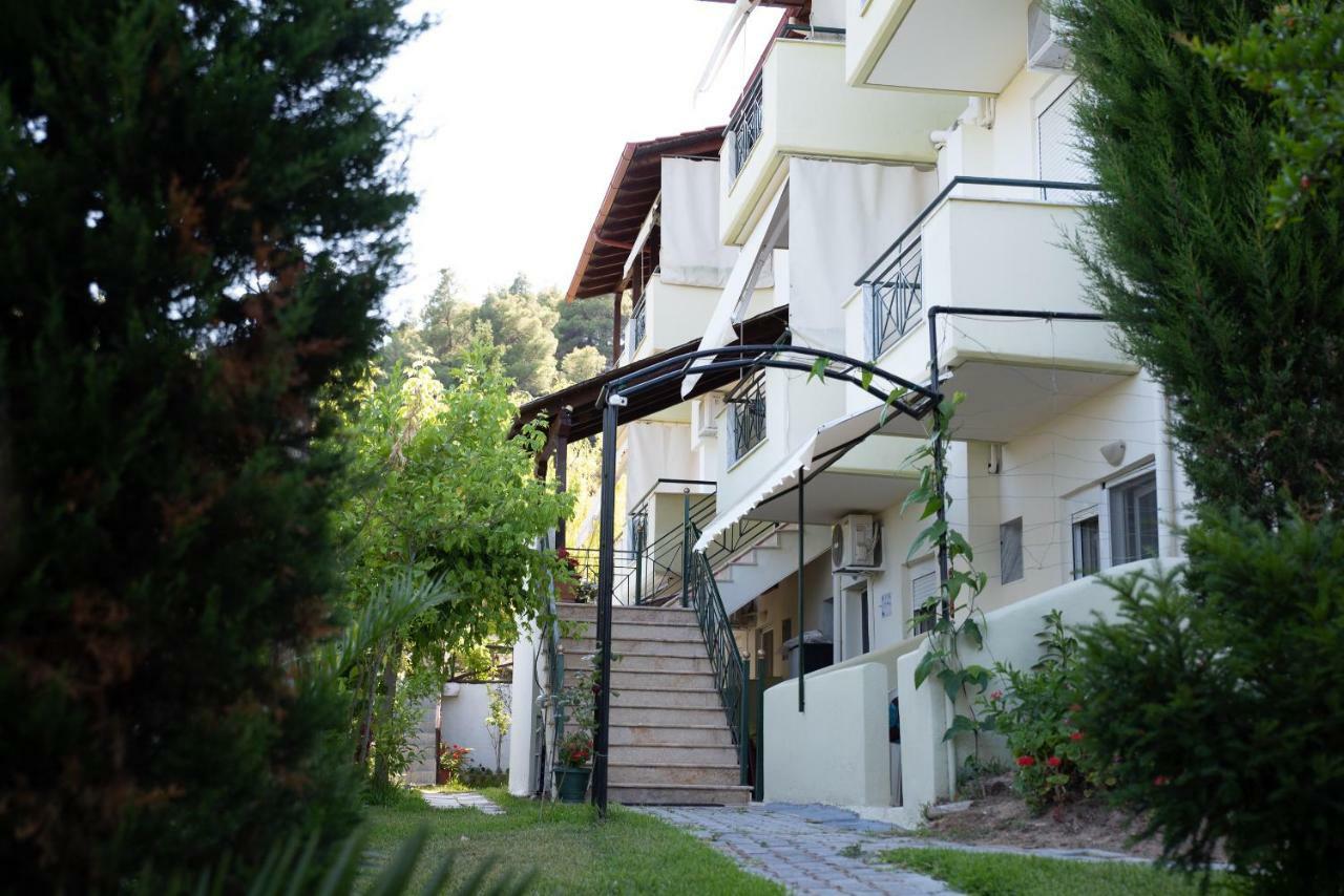 אורמוס פנגיאס Nikos Apartments מראה חיצוני תמונה