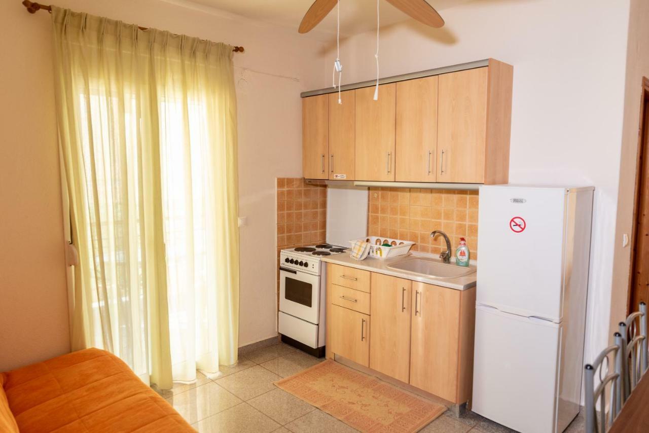 אורמוס פנגיאס Nikos Apartments מראה חיצוני תמונה